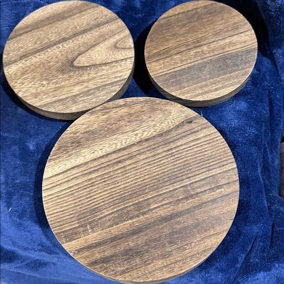 Wooden 3-Tier Round Display Stand - Picture 3 of 4